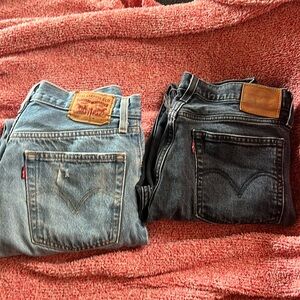 2 pairs of Levis